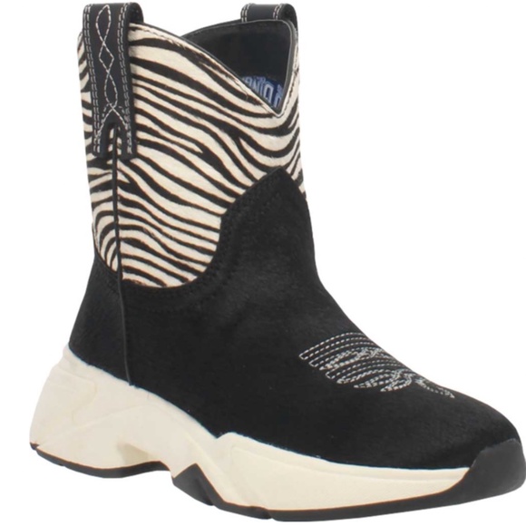NWT Dingo Women’s Safari Zebra Calf Hair Leather Sneaker Booties black size 9 M - Picture 1 of 16
